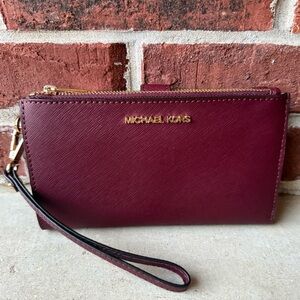Michael Kors MK Jet Set Double Zip Wristlet Wallet Dark Burgundy